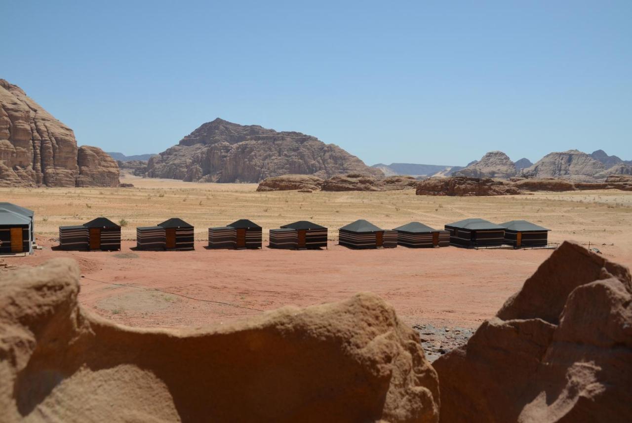 Bed and Breakfast Beduin Star Trail Camp à Wadi Rum Extérieur photo