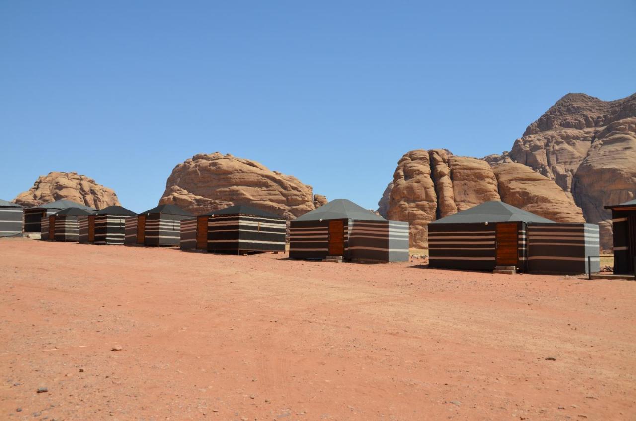 Bed and Breakfast Beduin Star Trail Camp à Wadi Rum Extérieur photo