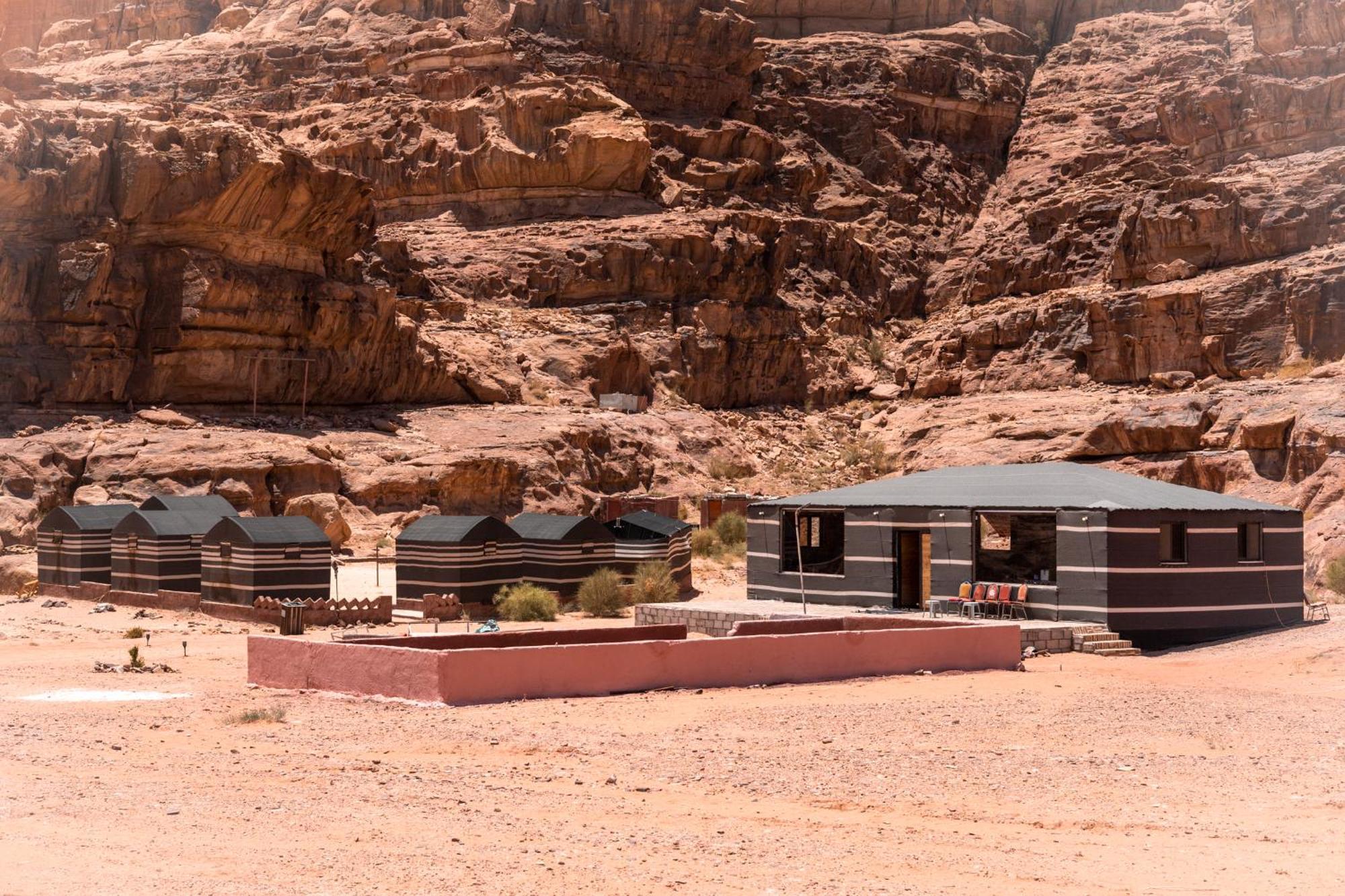 Bed and Breakfast Beduin Star Trail Camp à Wadi Rum Extérieur photo