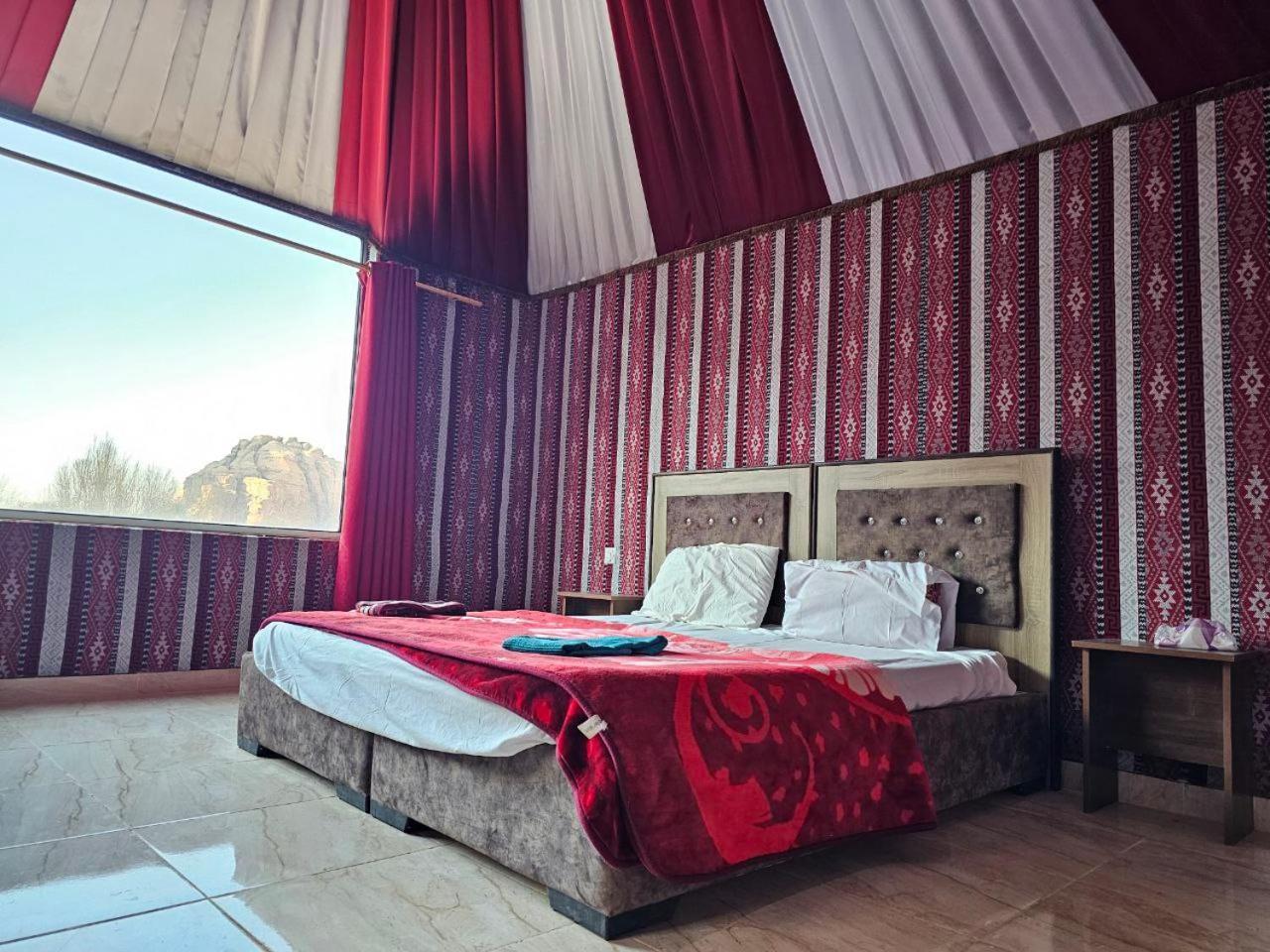 Bed and Breakfast Beduin Star Trail Camp à Wadi Rum Extérieur photo