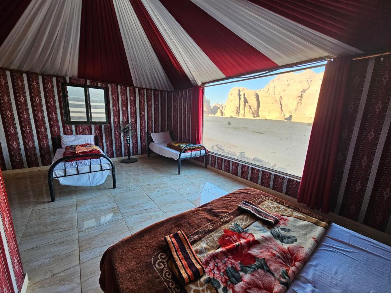 Bed and Breakfast Beduin Star Trail Camp à Wadi Rum Extérieur photo