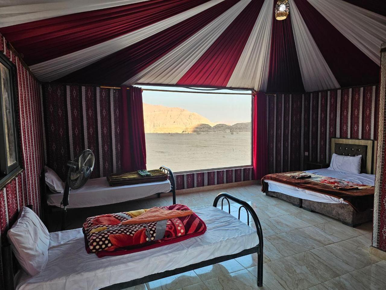 Bed and Breakfast Beduin Star Trail Camp à Wadi Rum Extérieur photo