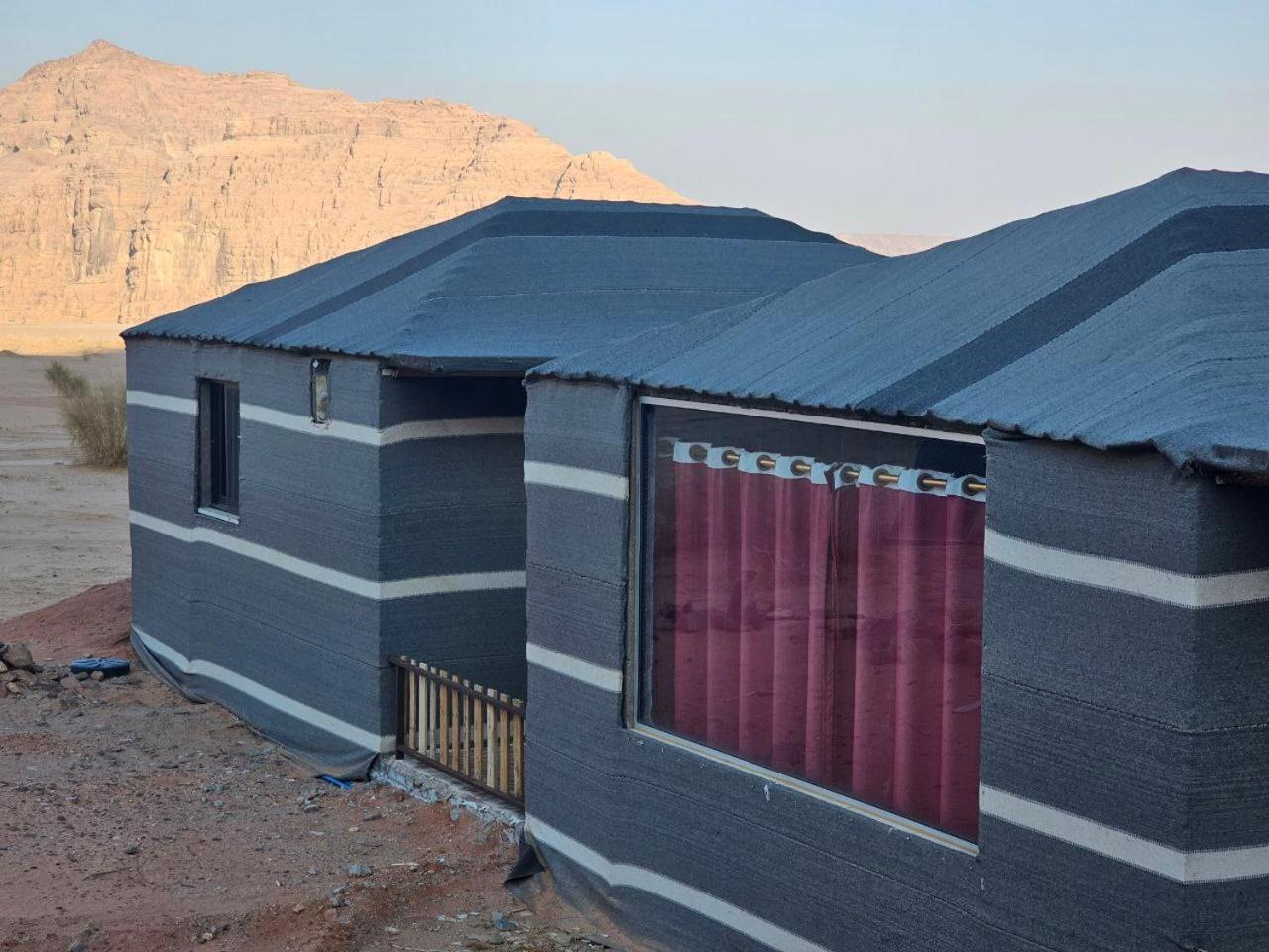 Bed and Breakfast Beduin Star Trail Camp à Wadi Rum Extérieur photo